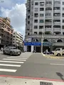 三角窗店面